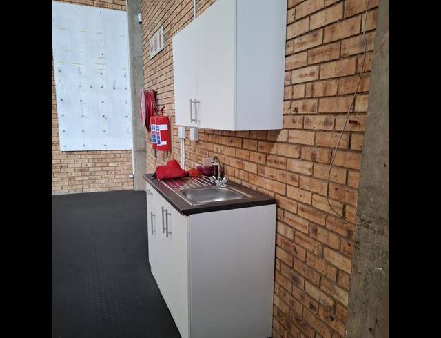 INDUSTRIAL PROPERTY TO RENT IN LASER PARK